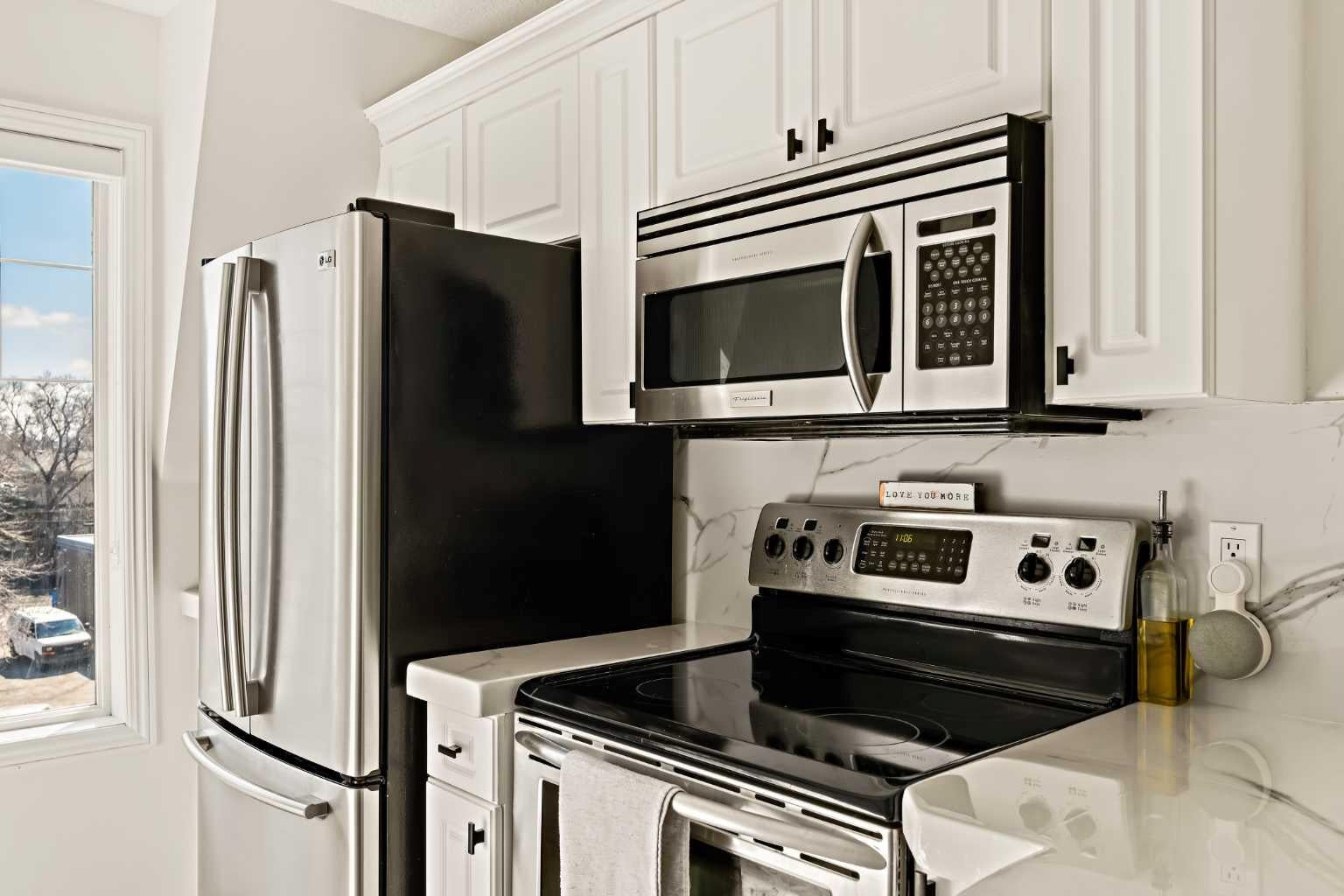 1110 5 Avenue NW 305