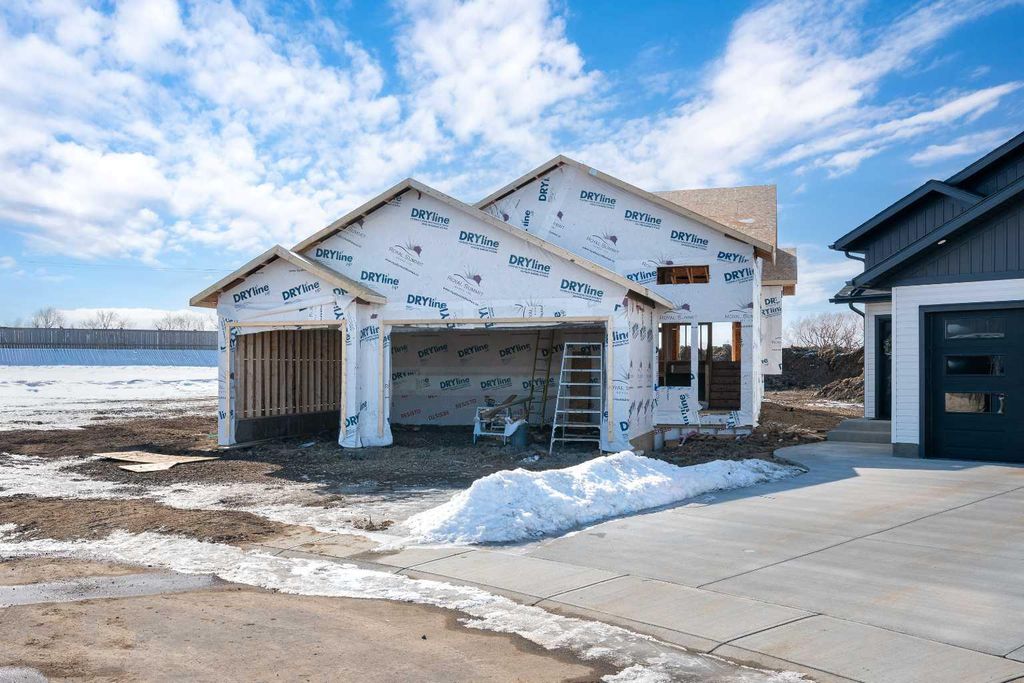 Photo of 5519 13 Street, Lloydminster, AB T9V 3T4 (MLS # A2292720)