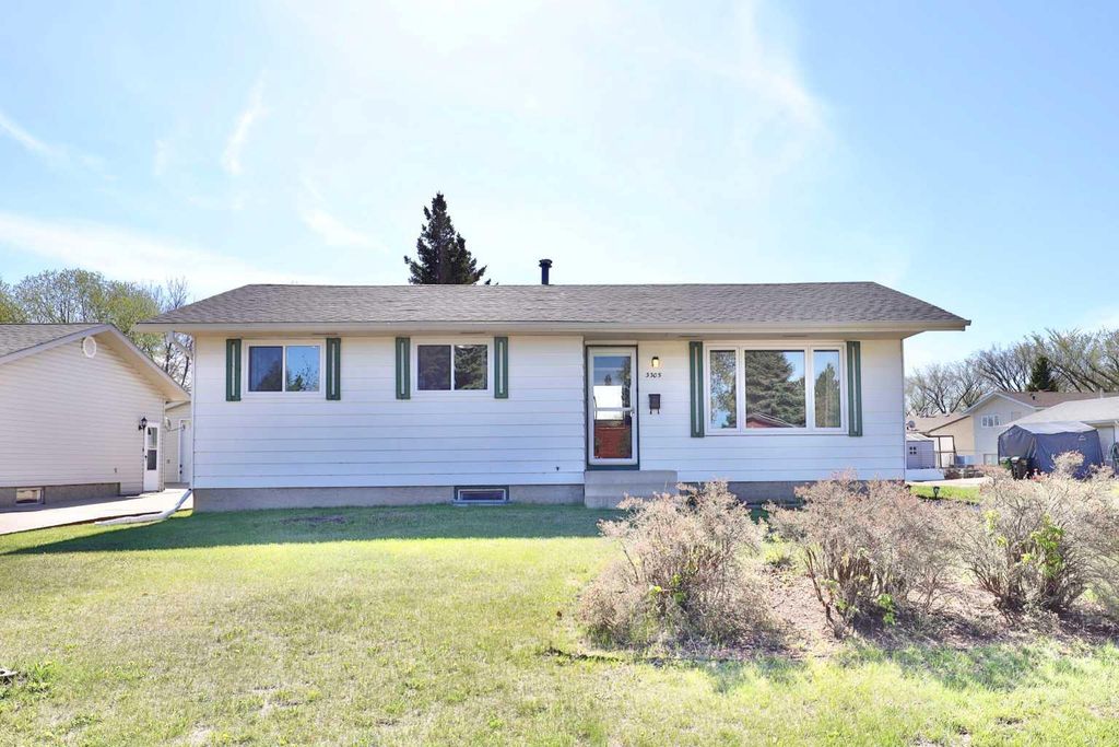 Photo of 3305 Erickson Drive, Camrose, AB T4V 3X1 (MLS # A2311573)