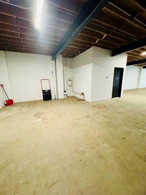 256 13 Street N Lethbridge AB T1H 2R7