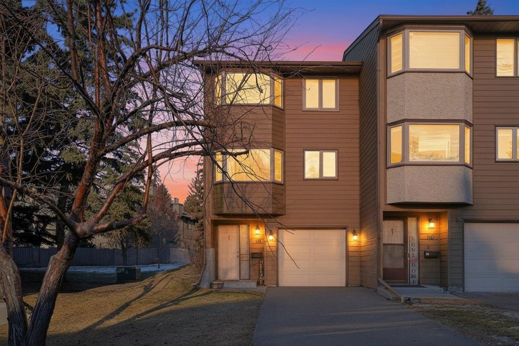 Photo of 112 Glamis Terrace SW, Calgary, AB T3E 6V3 (MLS # A2280483)