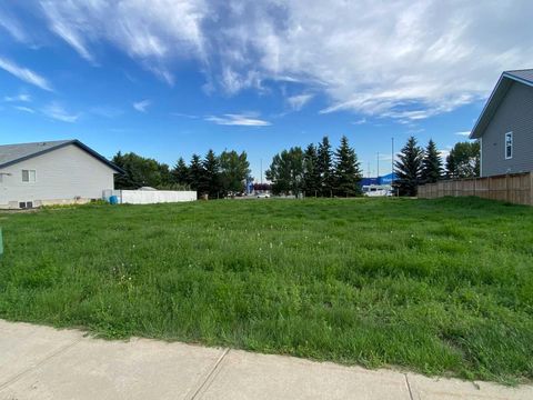 Photo of 89 Upland Boulevard W, Brooks, AB T1R 0R1 (MLS # A2243637)