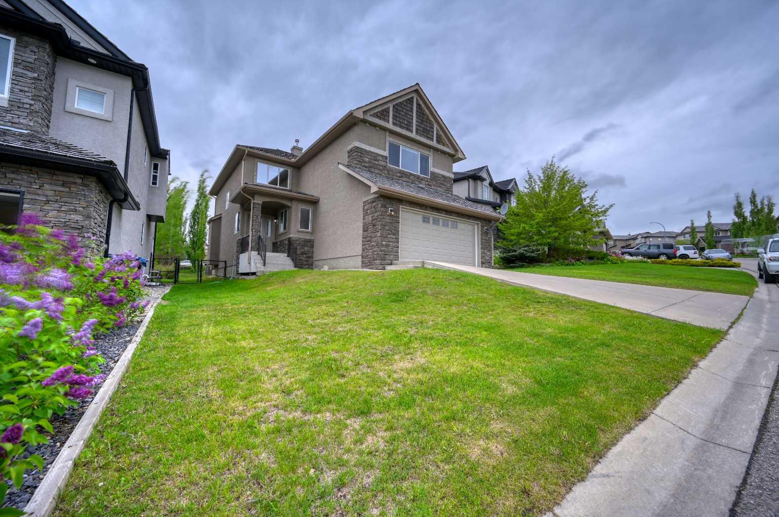 141 Royal Ridge Mount NW