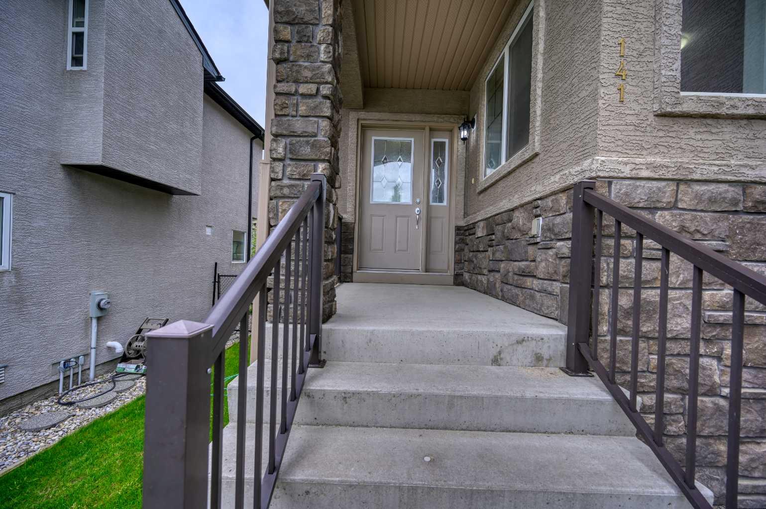 141 Royal Ridge Mount NW