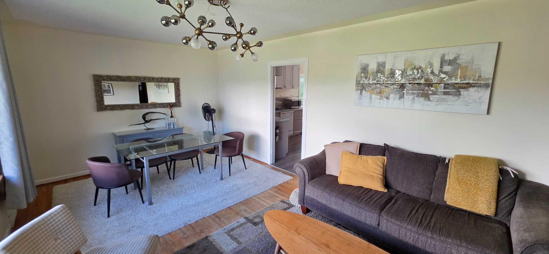 2515 Cochrane Road NW