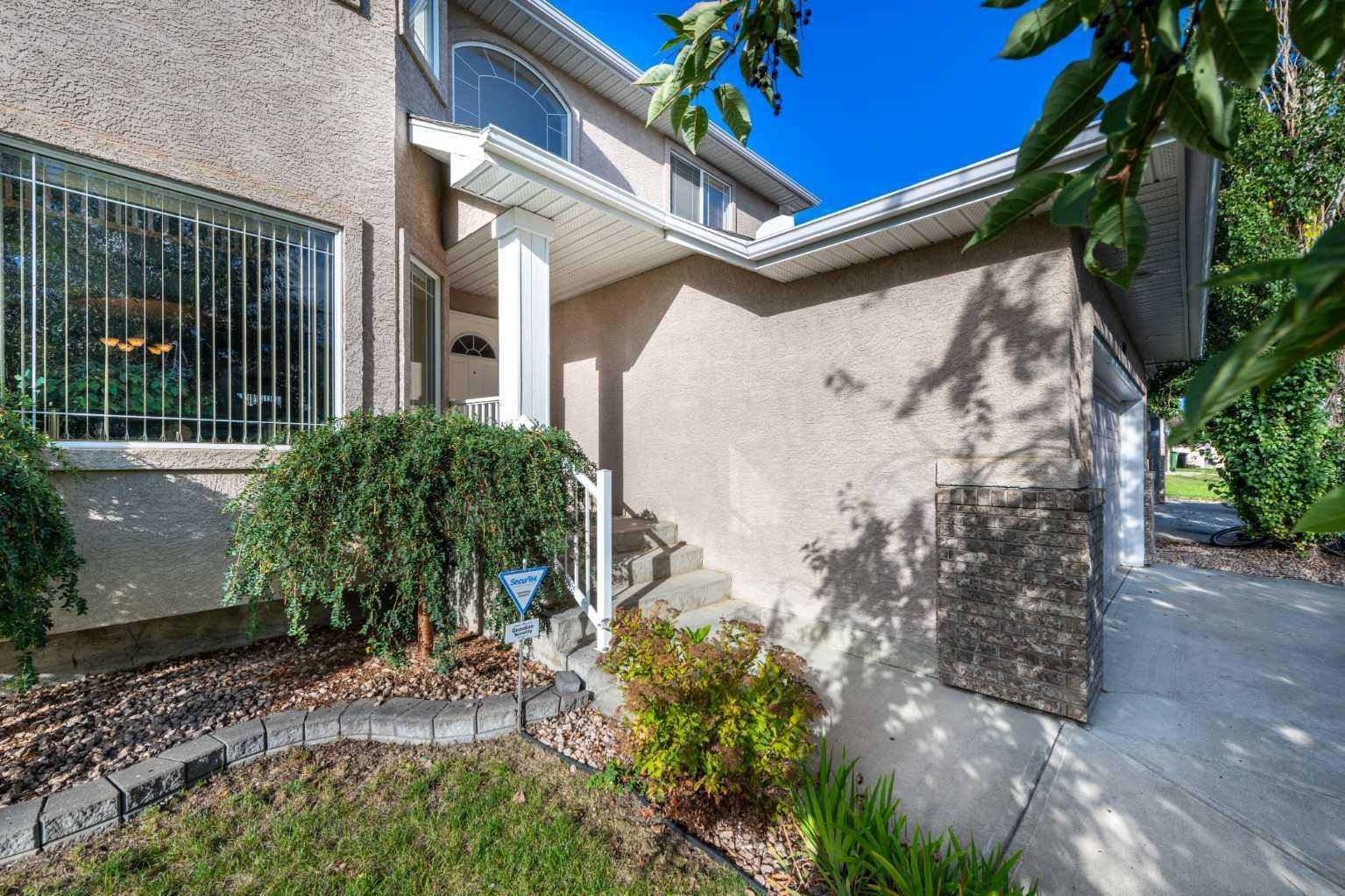112 Cove Crescent