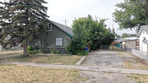 Photo of 348 47 Avenue W, Claresholm, AB T0L 0P0 (MLS # A2336121)