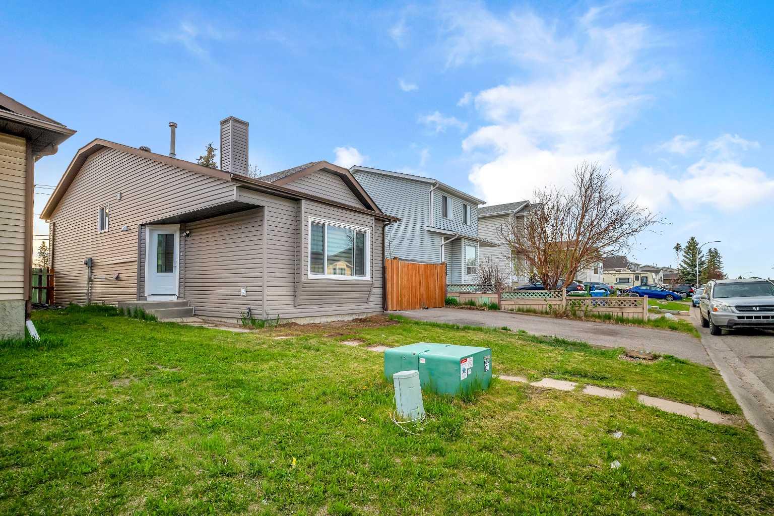 81 Falmere Way NE