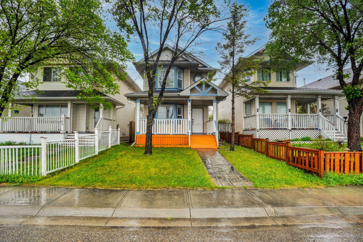 112 Martinglen Close NE