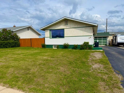 Photo of 114 Bliss Avenue, Hinton, AB T7V 1C2 (MLS # A2317889)