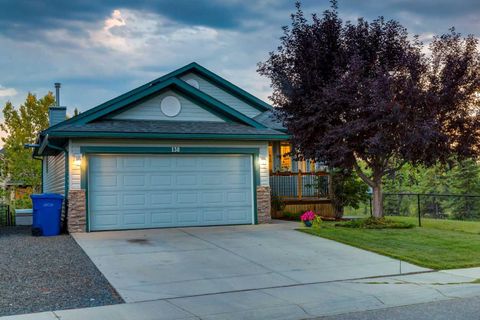 Photo of 138 West Creek Springs, Chestermere, AB T1X 1N8 (MLS # A2313313)