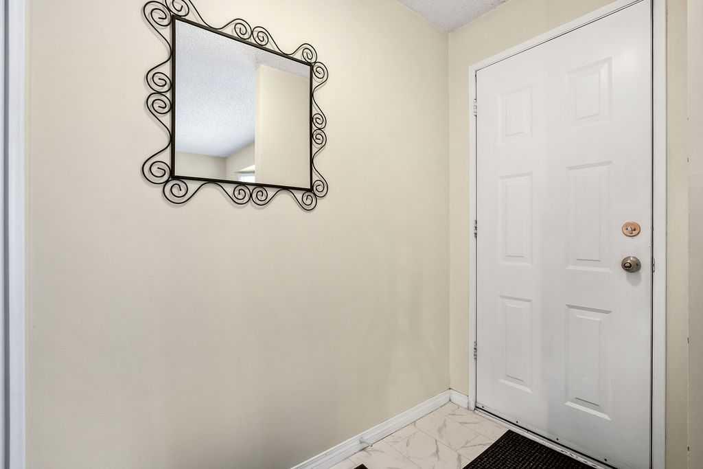 111 Deerfield Drive SE