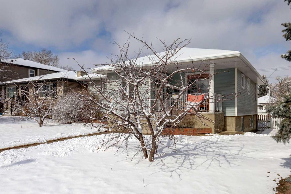 Photo of 636 17 Avenue NE, Calgary, AB T2E 1M3 (MLS # A2293345)