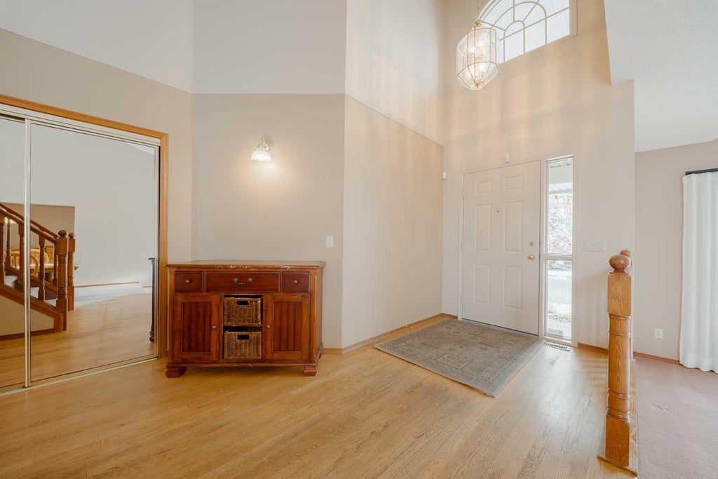 Photo of 47 Hawkside Close NW, Calgary, AB T3K 3G4 (MLS # A2354564)