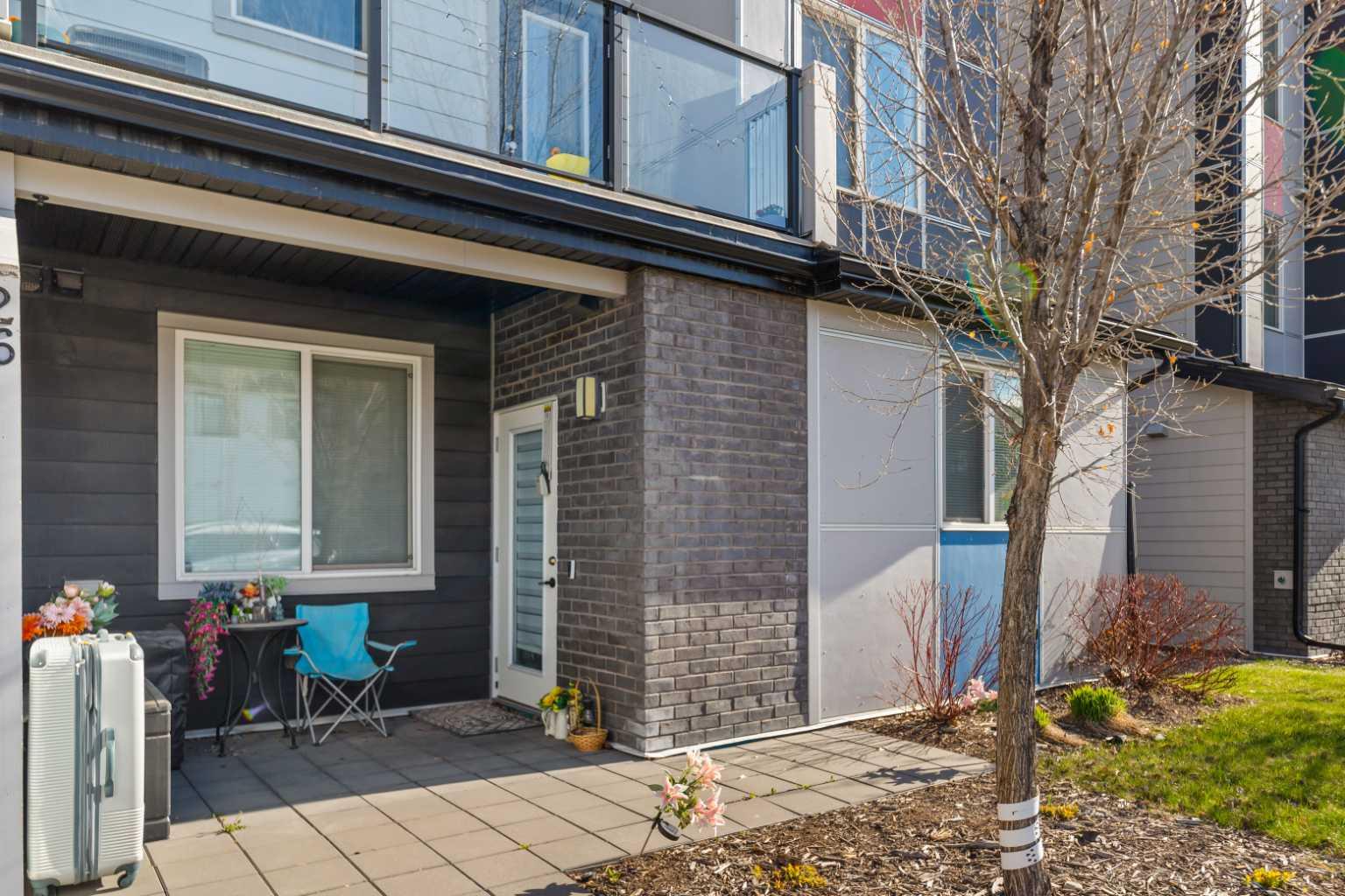 26 Redstone Way NE