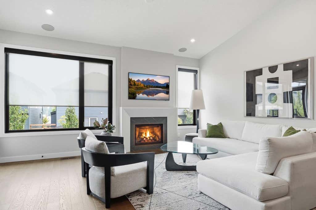 Photo of 648 Shawnee Terrace SW, Calgary, AB T2Y 0T5 (MLS # A2332020)