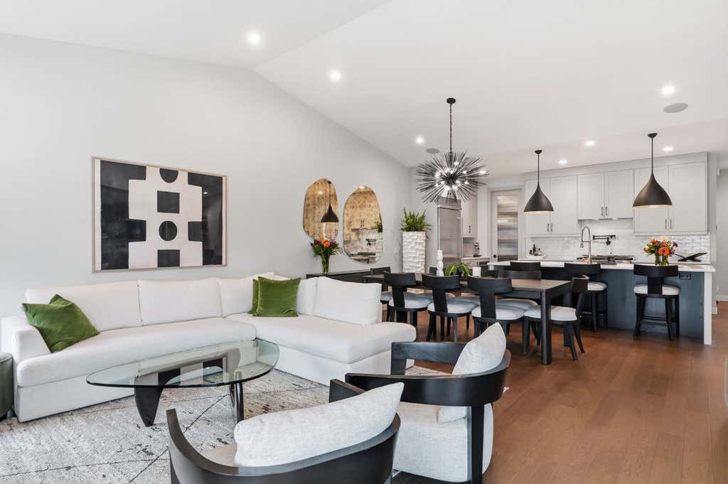 Photo of 648 Shawnee Terrace SW, Calgary, AB T2Y 0T5 (MLS # A2332020)