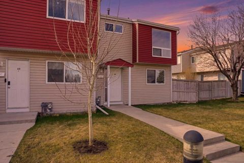 Photo of 5425 PENSACOLA Crescent SE #49, Calgary, AB T2A 2G5 (MLS # A2307527)
