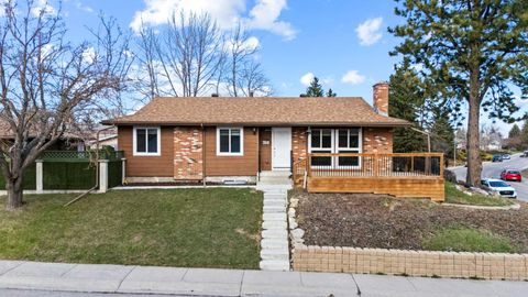 Photo of 304 Huntbourne Hill NE, Calgary, AB T2K 3Y4 (MLS # A2305371)