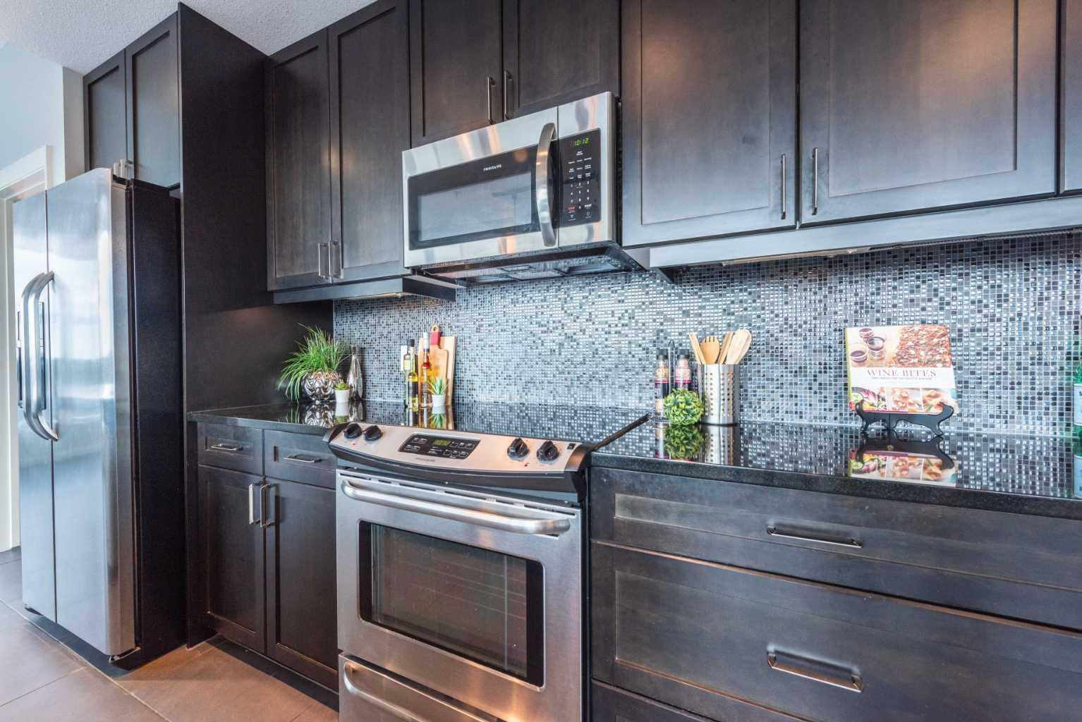 211 13 Avenue SE 1307