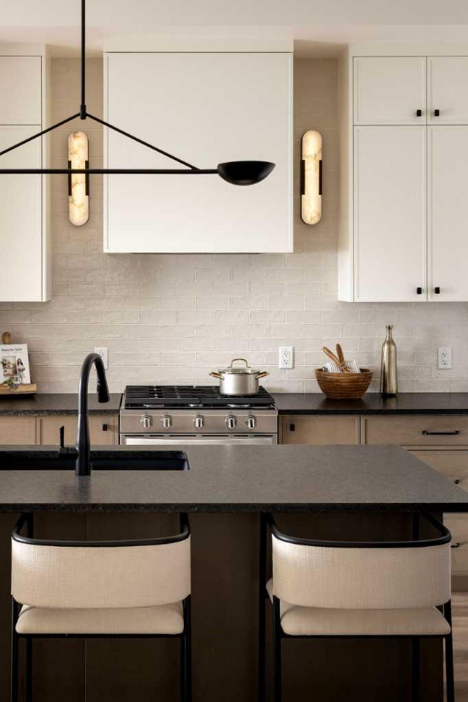 143 Creekview Avenue SW