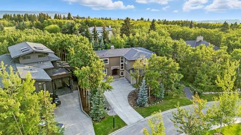 62 Posthill Drive SW Calgary AB T3H 0A8