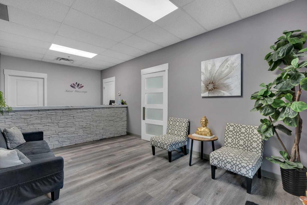 Photo of 20 Saddlestone Drive NE #220, Calgary, AB T3J 0W8 (MLS # A2310049)