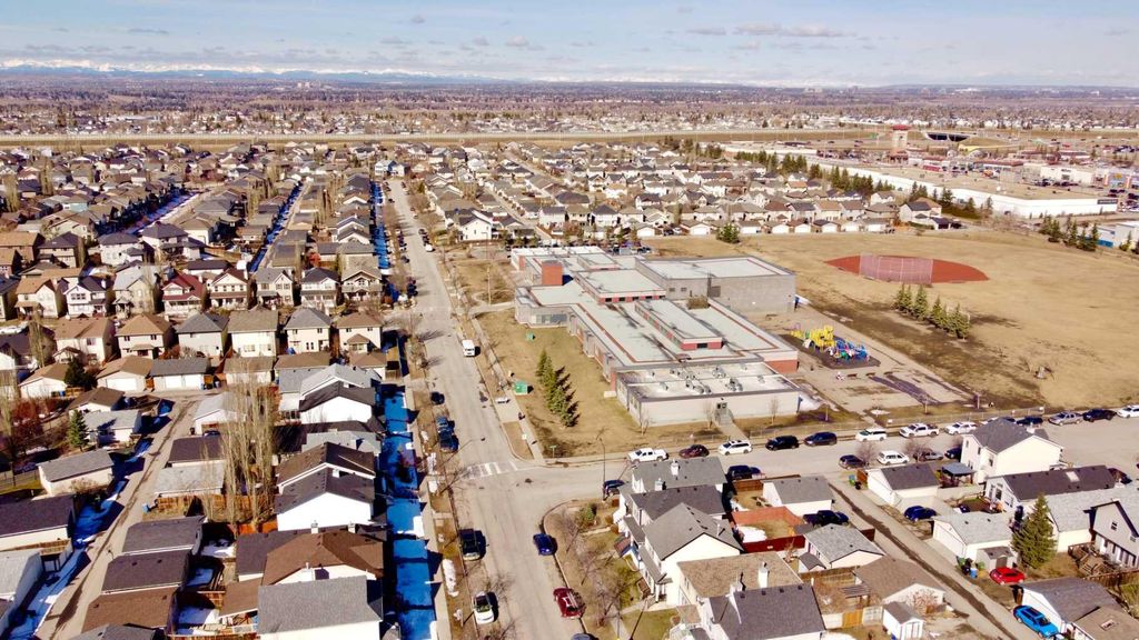 Photo of 488 Prestwick Circle SE, Calgary, AB T2Z 4P6 (MLS # A2300417)