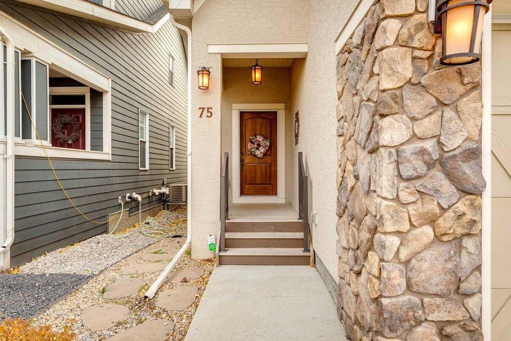 Photo of 75 Masters Rise SE, Calgary, AB T3M 2B9 (MLS # A2284006)