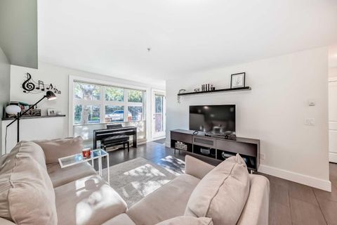 725 4 Street NE 104 Calgary AB T2E 3S7