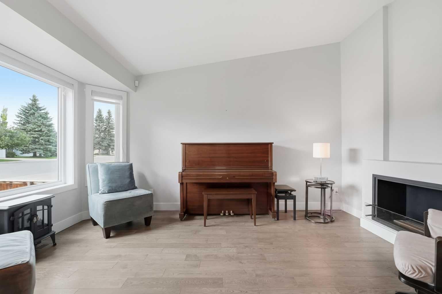 72 Sunlake Road SE