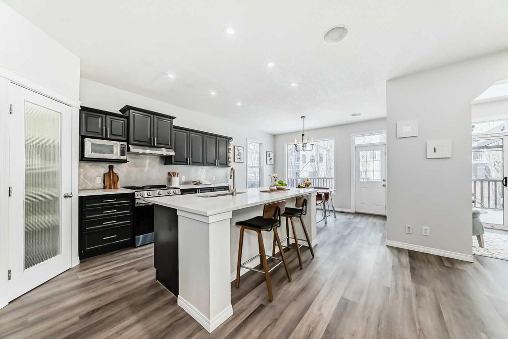 Photo of 21 Panamount Row NW, Calgary, AB T3K 0C6 (MLS # A2298358)