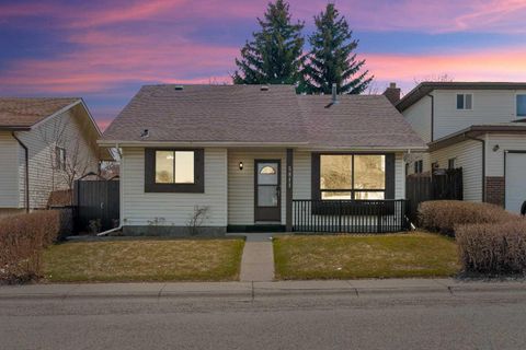 Photo of 5811 Templehill Road NE, Calgary, AB T1Y 4C1 (MLS # A2307793)