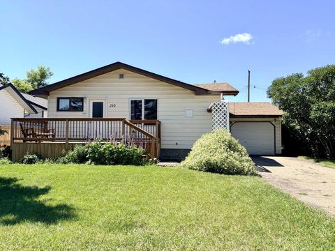 Photo of 210 1 Street St SE, Linden, AB T0M 1J0 (MLS # A2327601)