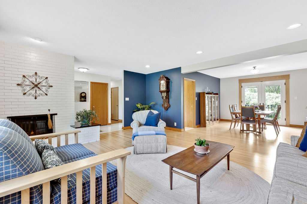 127 Malibou Road SW
