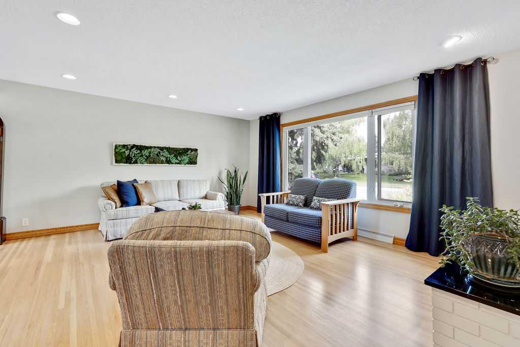 127 Malibou Road SW