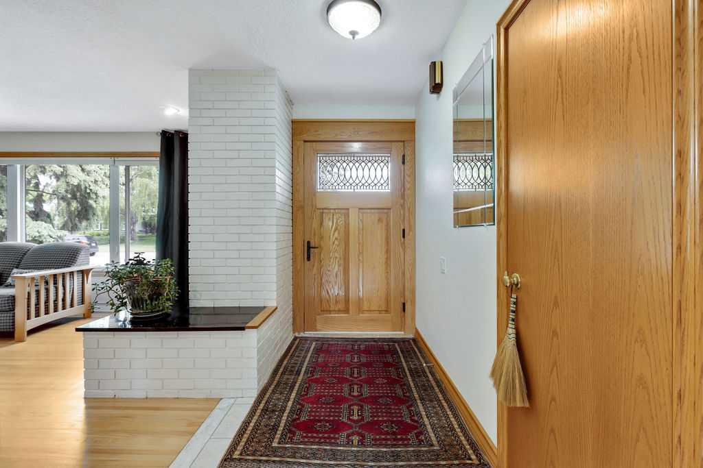 127 Malibou Road SW