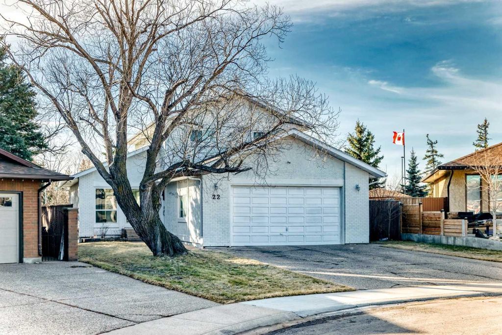 Photo of 22 Sherwood Crescent W, Lethbridge, AB T1K 6G1 (MLS # A2283300)
