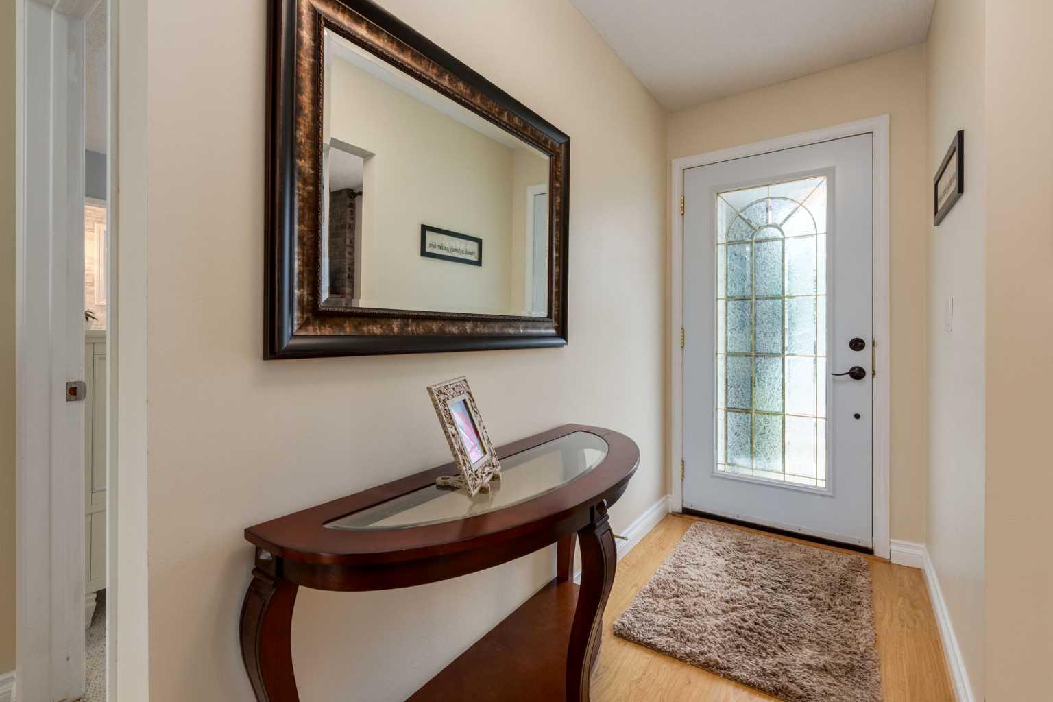 120 Silverthorn Way NW