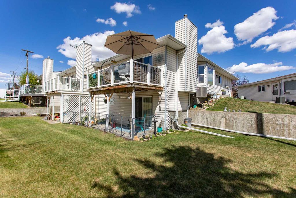 Photo of 5125 62 Street #4, Red Deer, AB T4N 6Y3 (MLS # A2314684)
