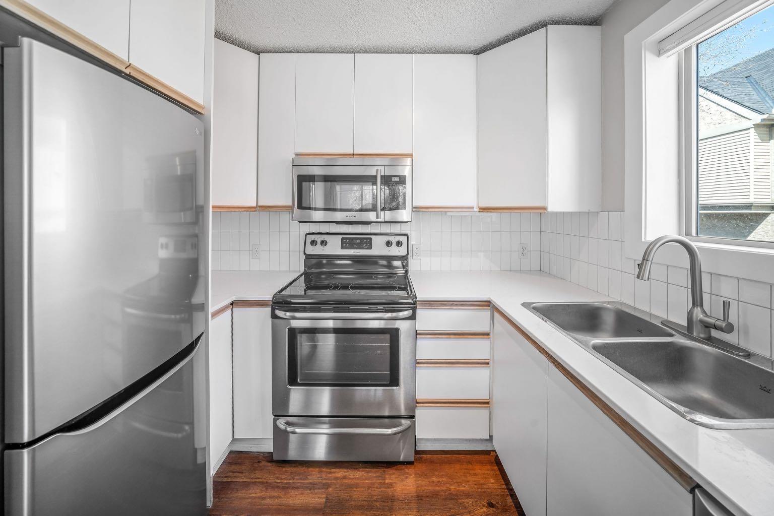 808 Royal Avenue SW 207