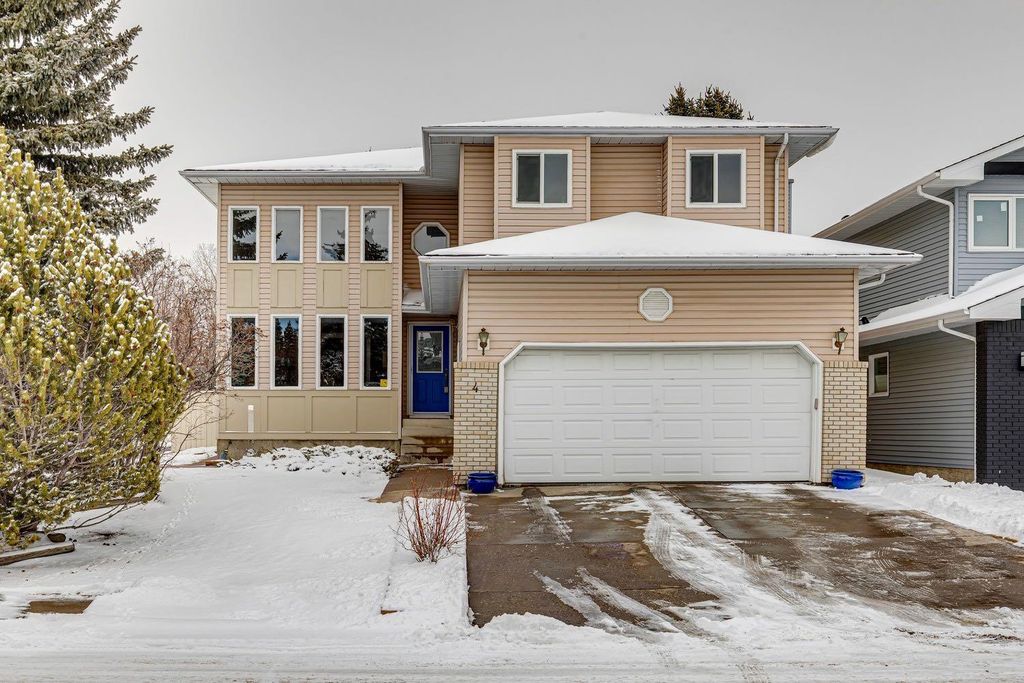 Photo of 4 Wood Valley Rise SW, Calgary, AB T2W 5X5 (MLS # A2292225)