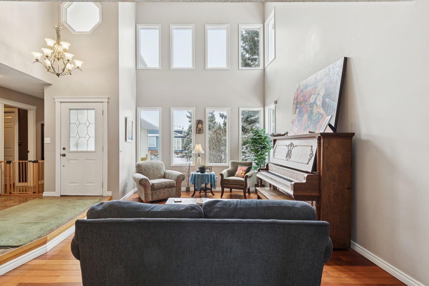 4 Wood Valley Rise SW