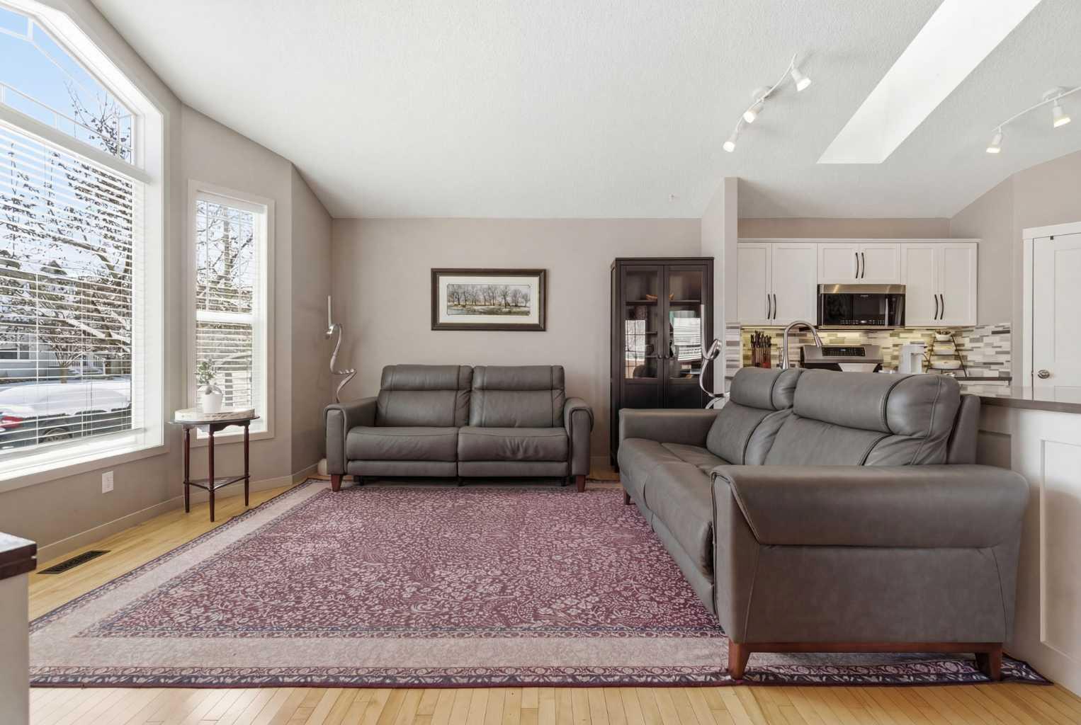 90 Cranberry Square