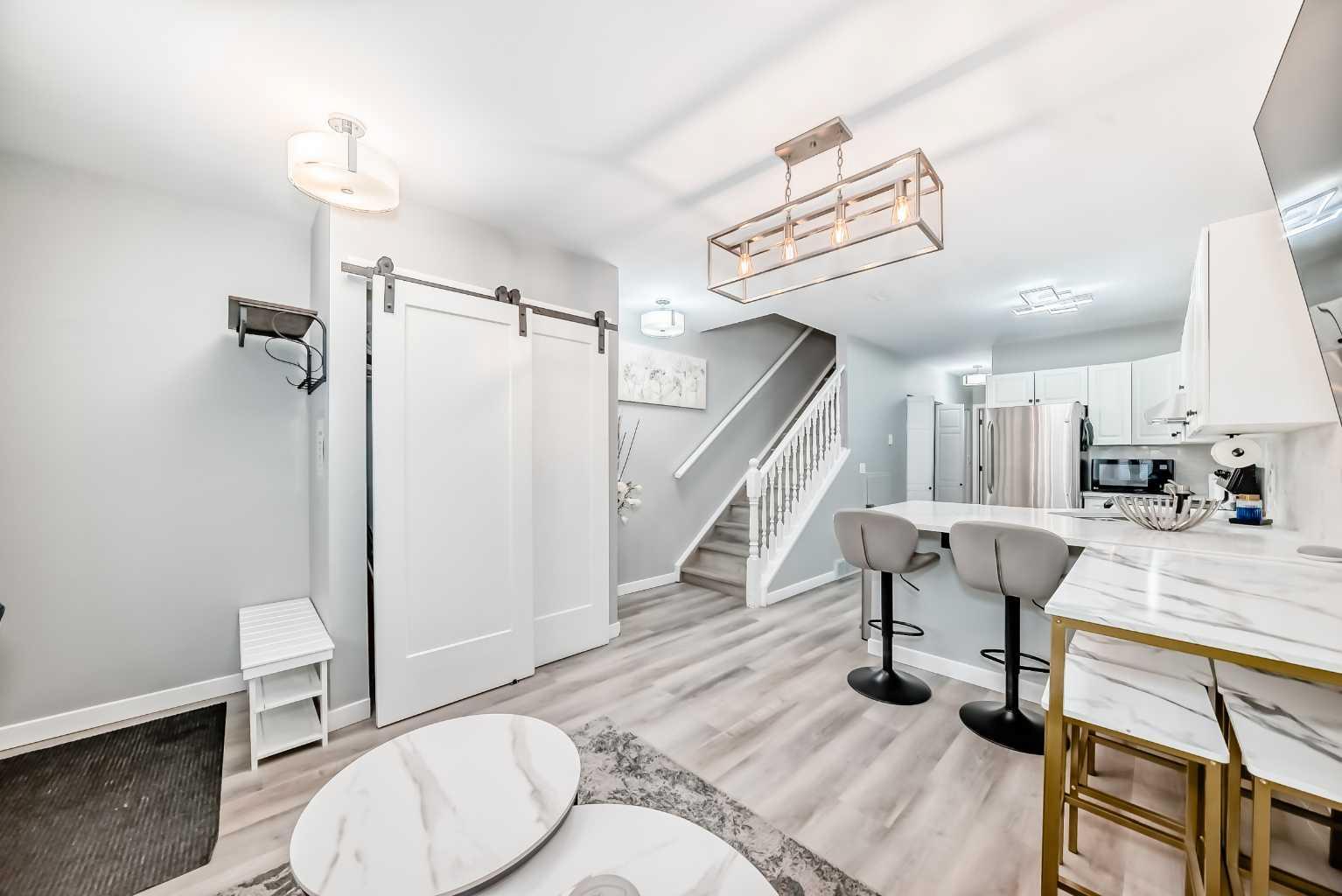 1014 14 Avenue SW 106