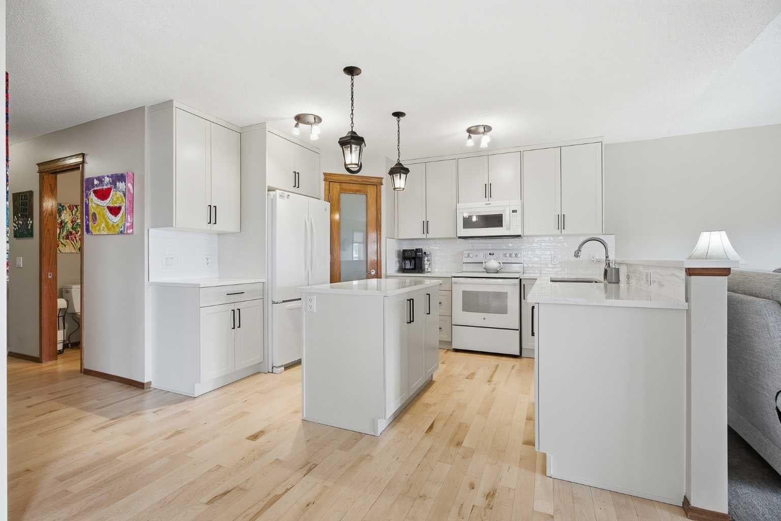 276 Kincora Heights NW
