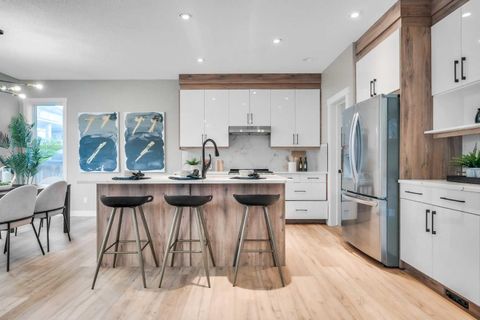 Photo of 198 Panamount Villas NW, Calgary, AB T3K 6K2 (MLS # A2306389)
