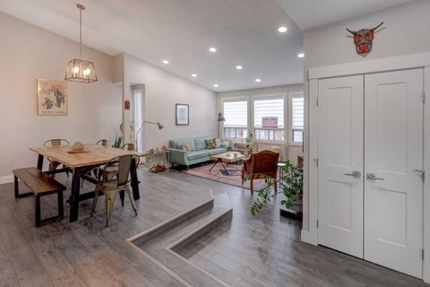 76 Ranchridge Drive NW Calgary AB T3G 1W2