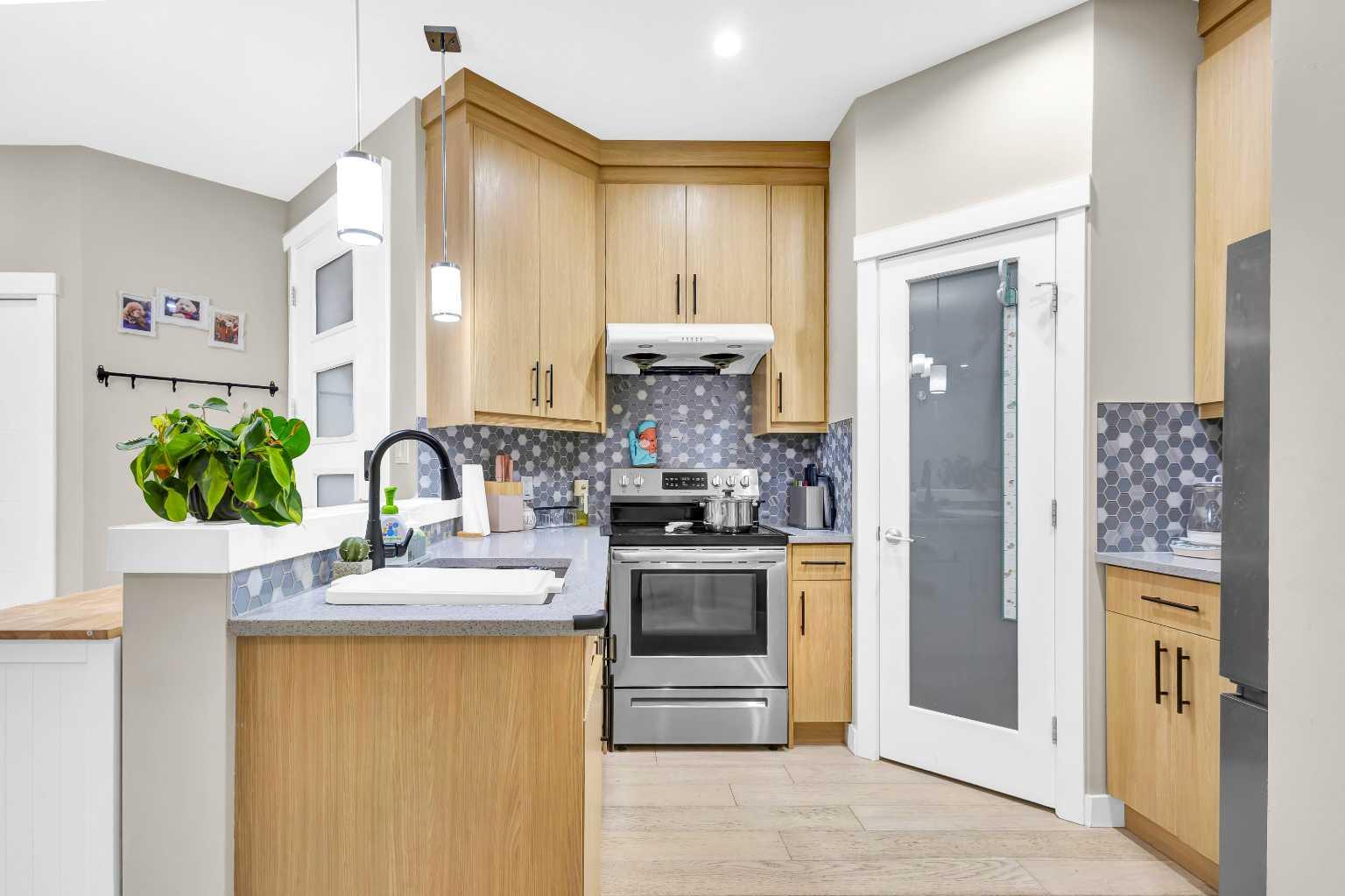 4519 bowness Road NW #2