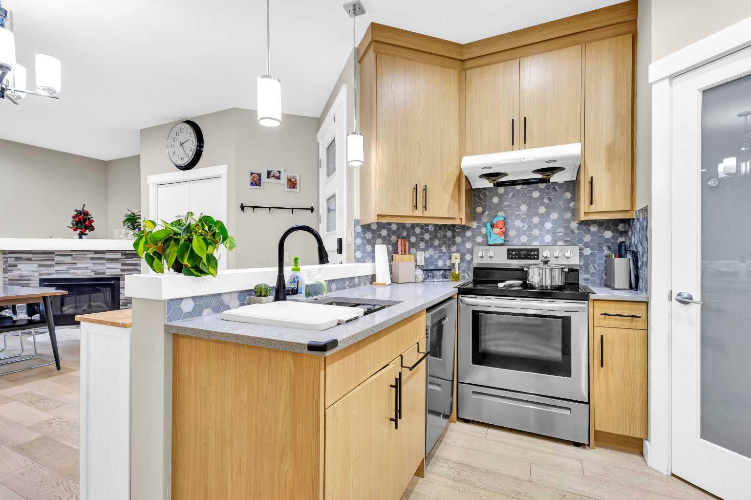 4519 bowness Road NW #2